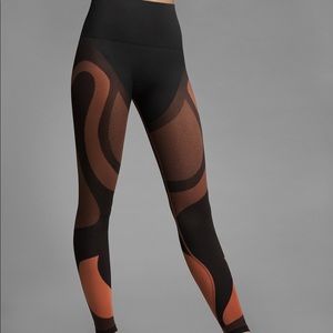 Sheer motion leggings